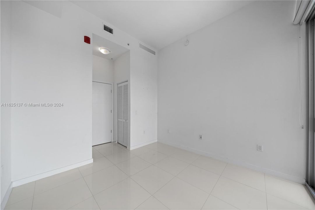 Recently Rented: $3,100 (2 beds, 2 baths, 1130 Square Feet)