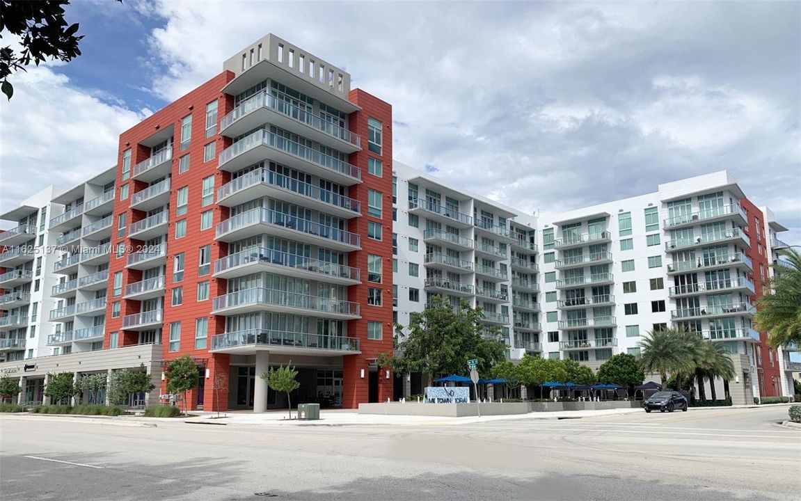 Recently Rented: $3,100 (2 beds, 2 baths, 1130 Square Feet)