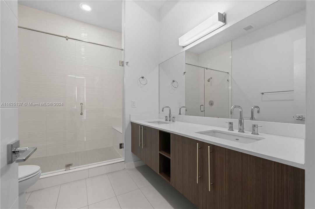 Recently Rented: $3,100 (2 beds, 2 baths, 1130 Square Feet)