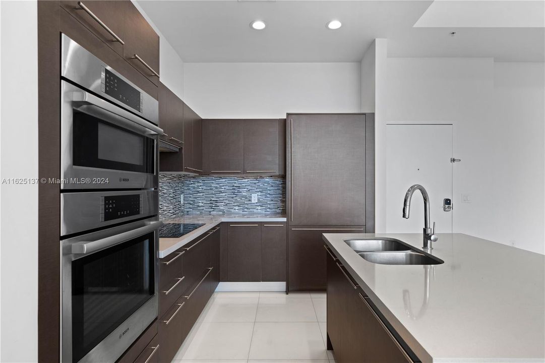 Recently Rented: $3,100 (2 beds, 2 baths, 1130 Square Feet)