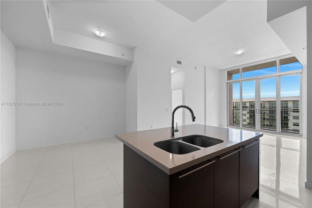 Recently Rented: $3,100 (2 beds, 2 baths, 1130 Square Feet)