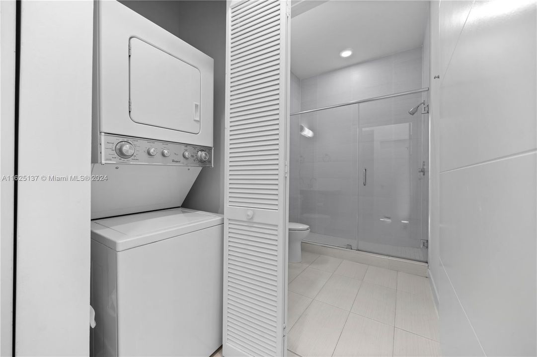 Recently Rented: $3,100 (2 beds, 2 baths, 1130 Square Feet)