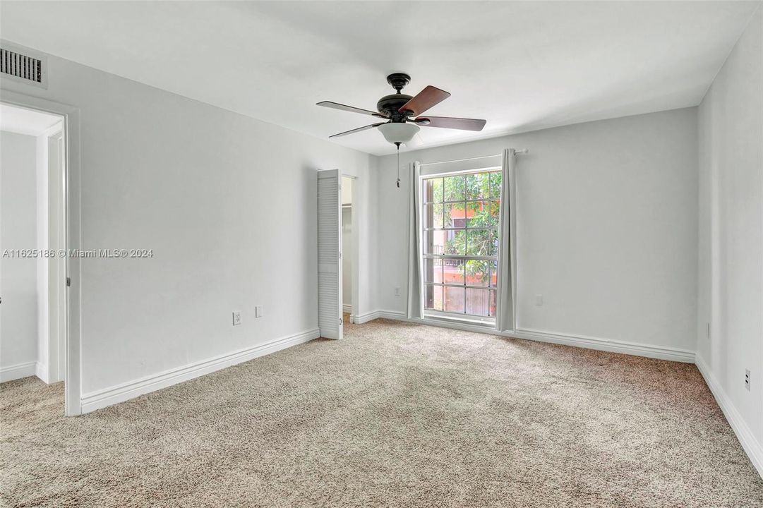 For Sale: $325,000 (2 beds, 1 baths, 1156 Square Feet)