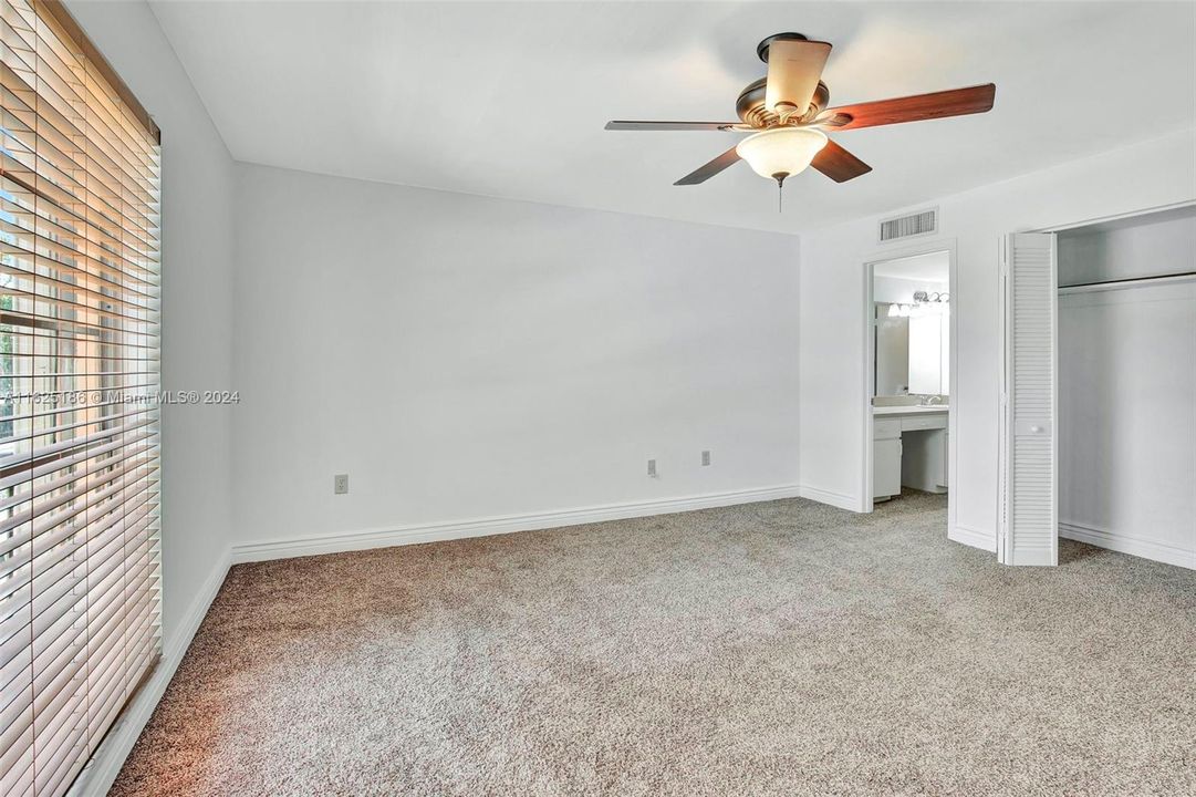 For Sale: $325,000 (2 beds, 1 baths, 1156 Square Feet)