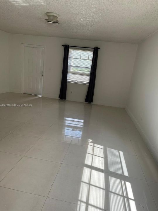 Recently Rented: $1,800 (2 beds, 1 baths, 0 Square Feet)