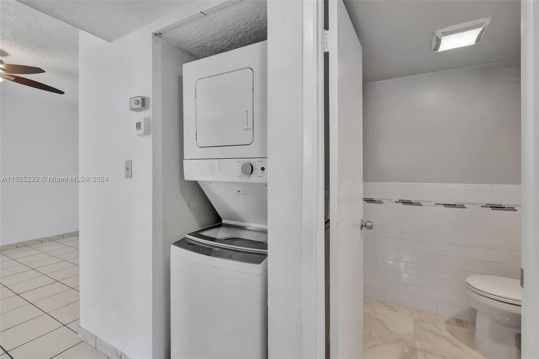 For Sale: $449,000 (1 beds, 1 baths, 641 Square Feet)