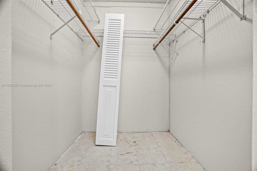 Active With Contract: $109,900 (2 beds, 2 baths, 1100 Square Feet)