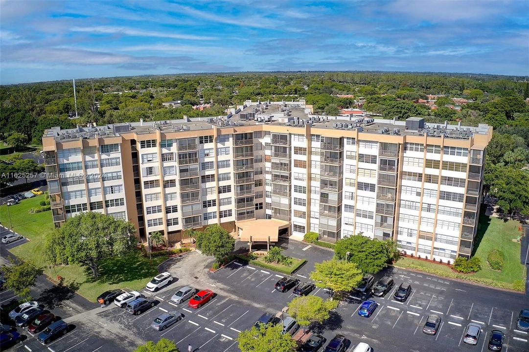 Active With Contract: $109,900 (2 beds, 2 baths, 1100 Square Feet)