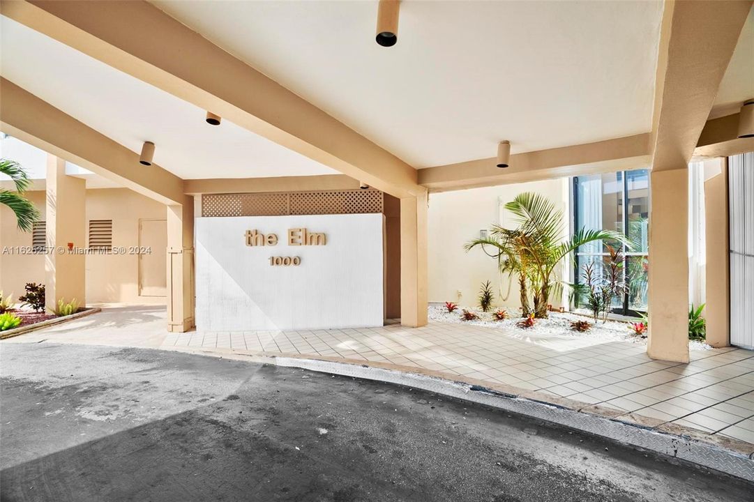 Active With Contract: $109,900 (2 beds, 2 baths, 1100 Square Feet)