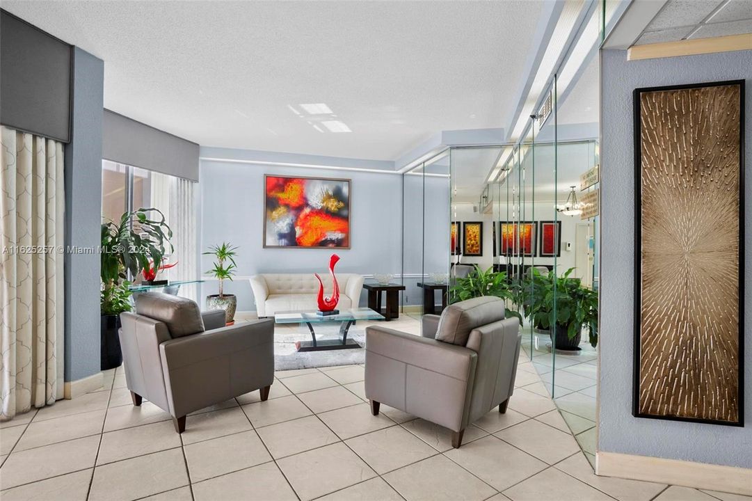 Active With Contract: $109,900 (2 beds, 2 baths, 1100 Square Feet)