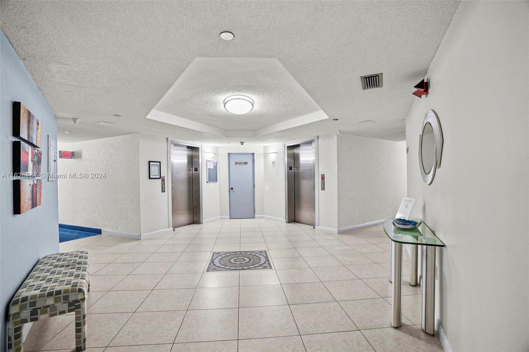 Active With Contract: $109,900 (2 beds, 2 baths, 1100 Square Feet)