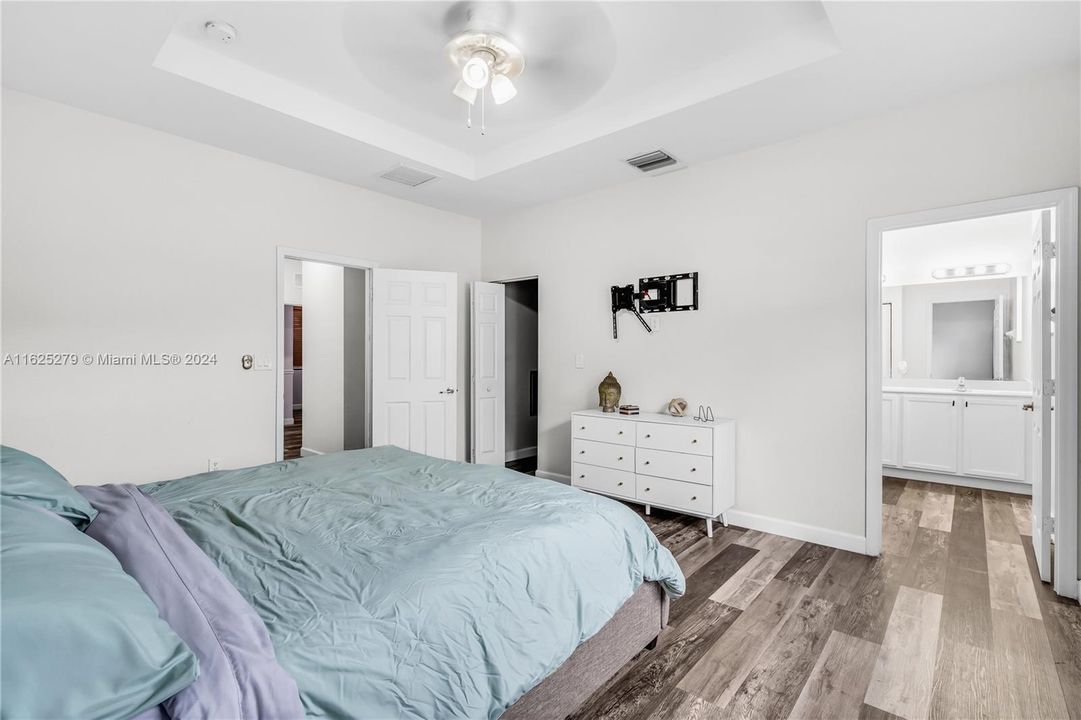 Active With Contract: $575,000 (3 beds, 2 baths, 1720 Square Feet)