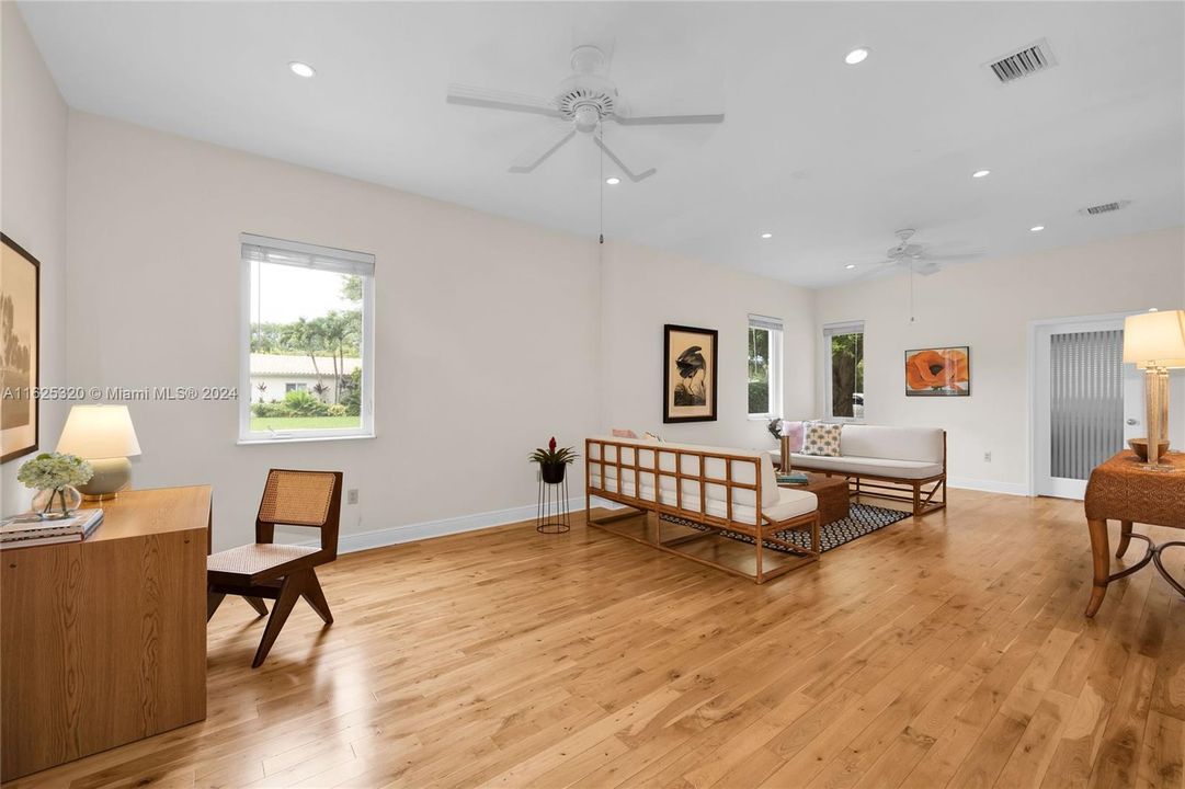 Active With Contract: $1,500,000 (4 beds, 3 baths, 2552 Square Feet)