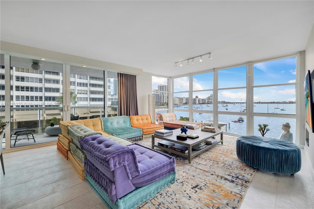 Active With Contract: $2,300,000 (2 beds, 2 baths, 1837 Square Feet)