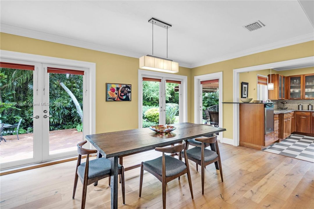 Active With Contract: $1,999,900 (3 beds, 2 baths, 1661 Square Feet)