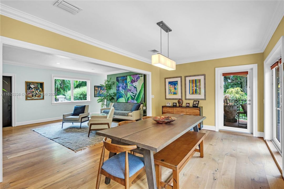 Active With Contract: $1,999,900 (3 beds, 2 baths, 1661 Square Feet)