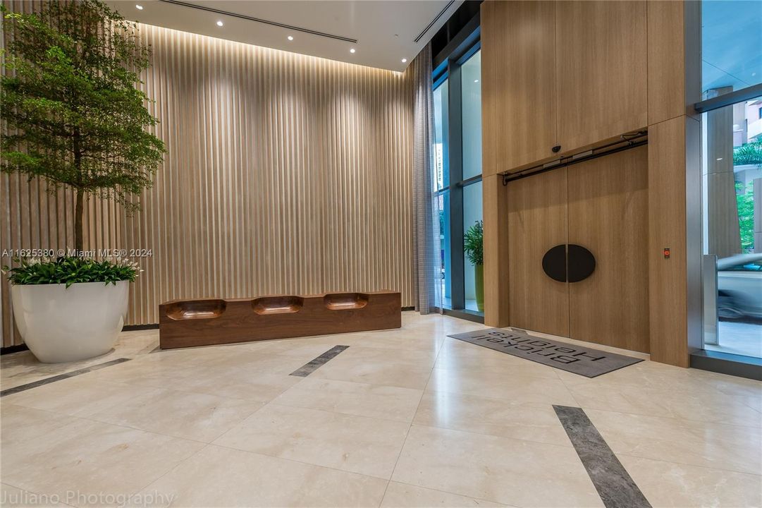 Recently Rented: $4,000 (1 beds, 1 baths, 776 Square Feet)