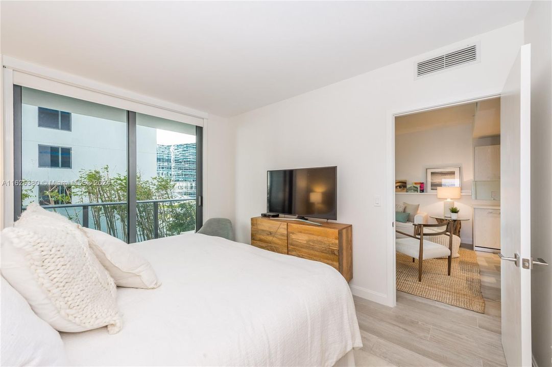 Recently Rented: $4,000 (1 beds, 1 baths, 776 Square Feet)