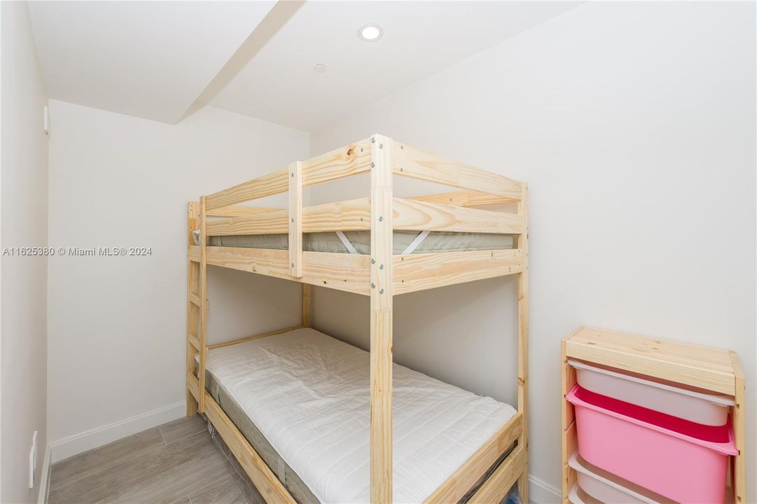 Recently Rented: $4,000 (1 beds, 1 baths, 776 Square Feet)