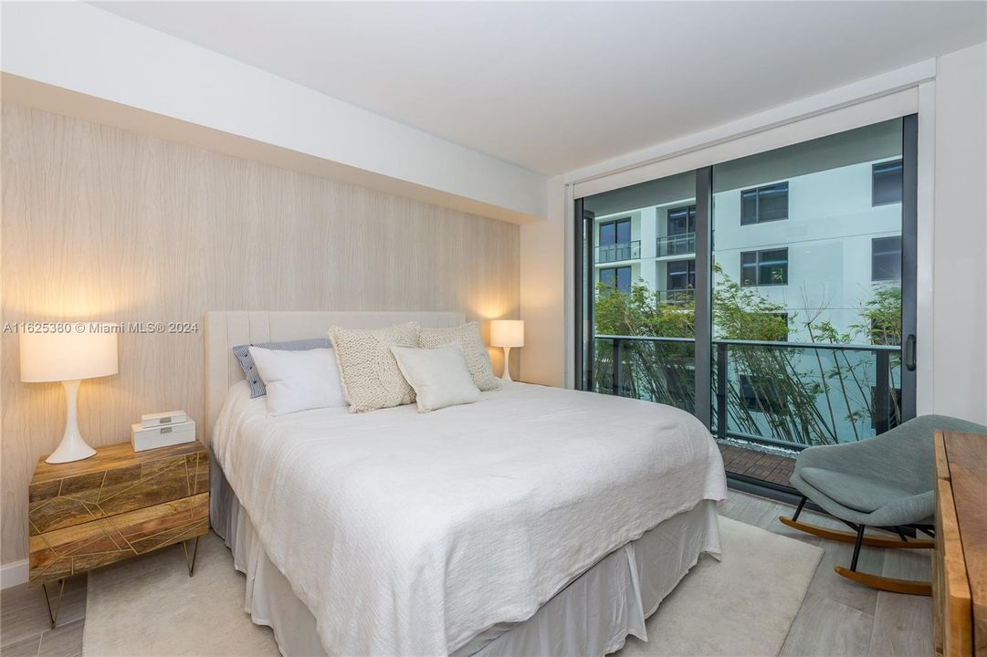 Recently Rented: $4,000 (1 beds, 1 baths, 776 Square Feet)