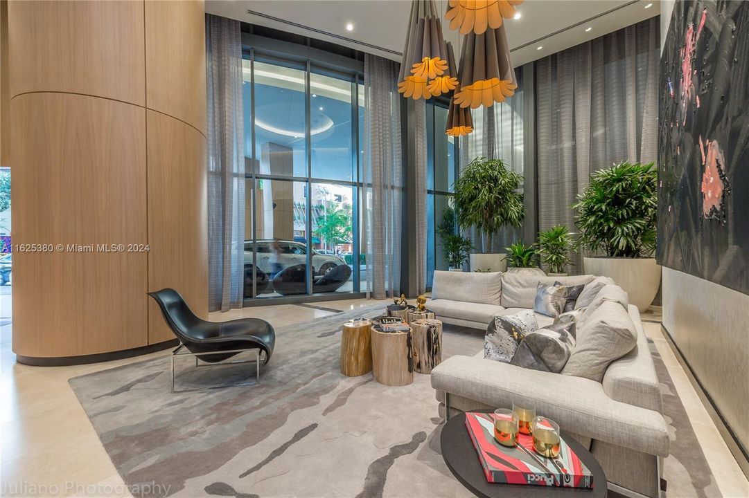 Recently Rented: $4,000 (1 beds, 1 baths, 776 Square Feet)