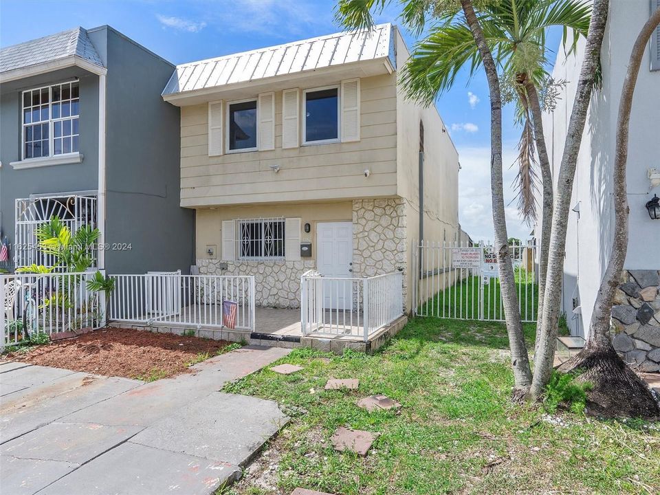 Recently Sold: $459,000 (2 beds, 1 baths, 1314 Square Feet)