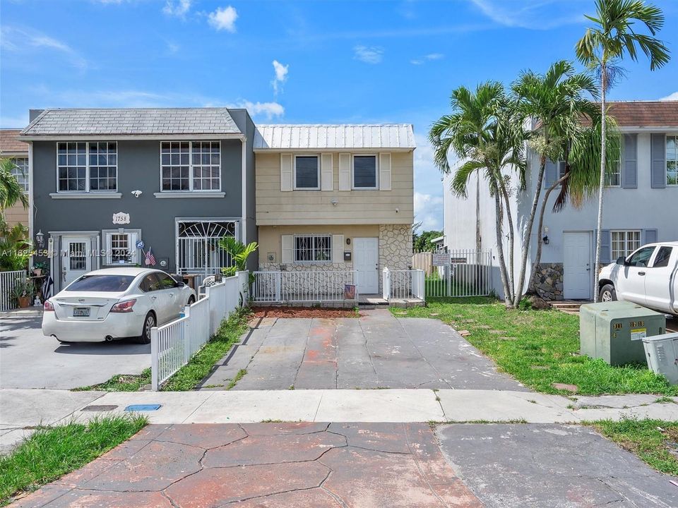 Recently Sold: $459,000 (2 beds, 1 baths, 1314 Square Feet)