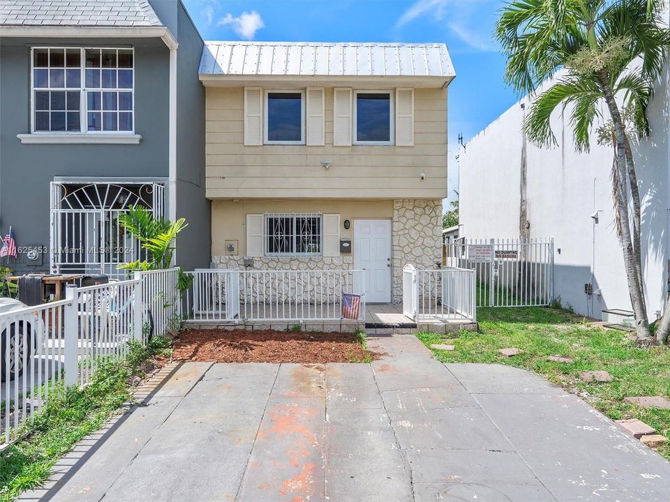 Recently Sold: $459,000 (2 beds, 1 baths, 1314 Square Feet)