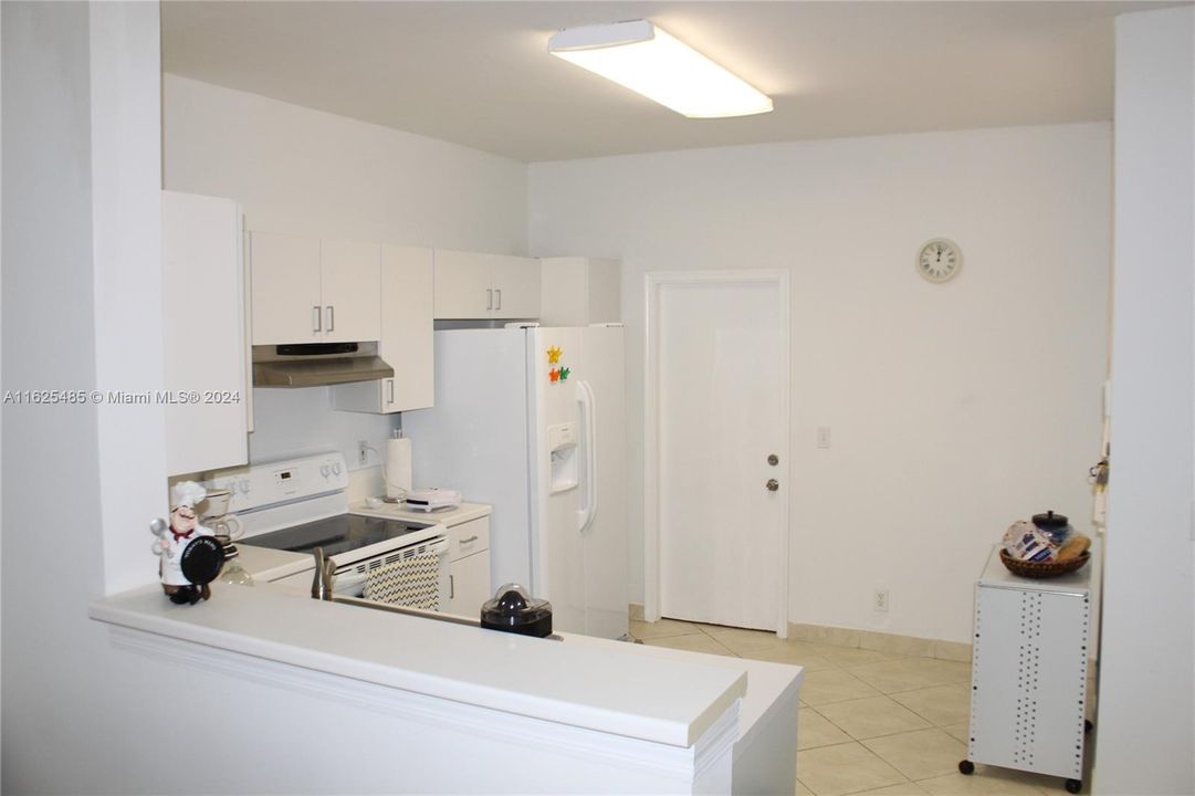 For Rent: $2,800 (2 beds, 2 baths, 1131 Square Feet)