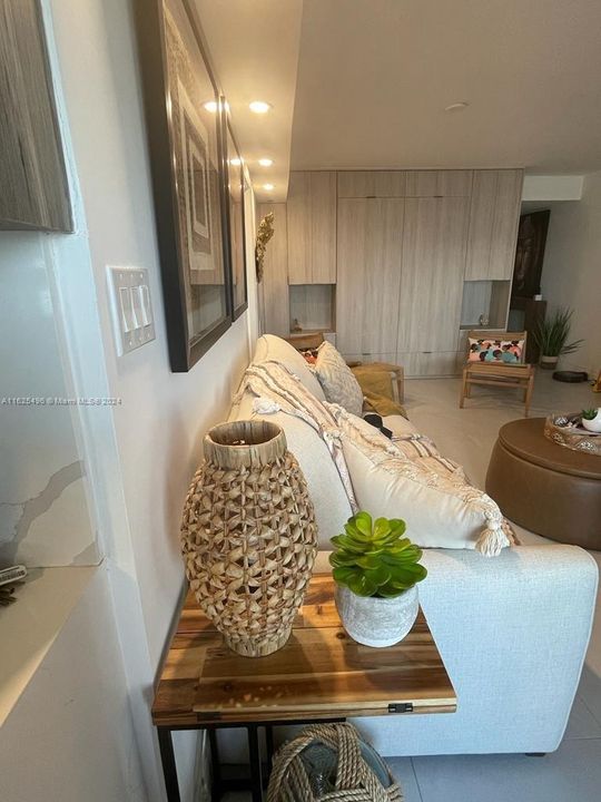 Recently Rented: $3,000 (0 beds, 1 baths, 450 Square Feet)