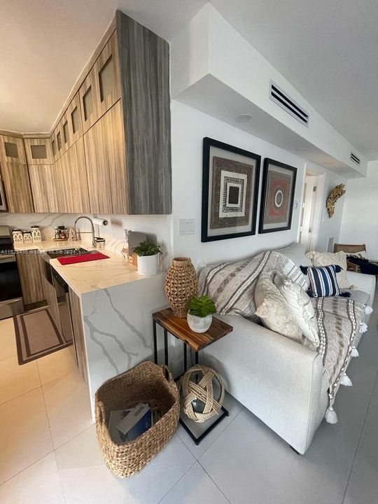 Recently Rented: $3,000 (0 beds, 1 baths, 450 Square Feet)