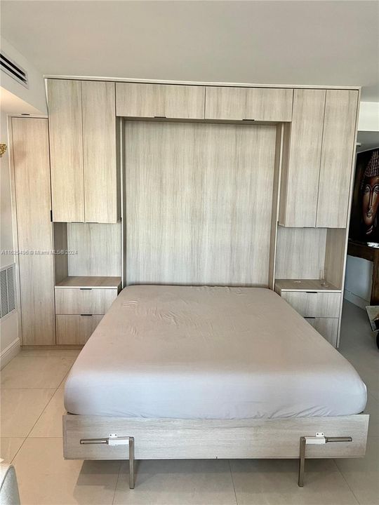 Recently Rented: $3,000 (0 beds, 1 baths, 450 Square Feet)