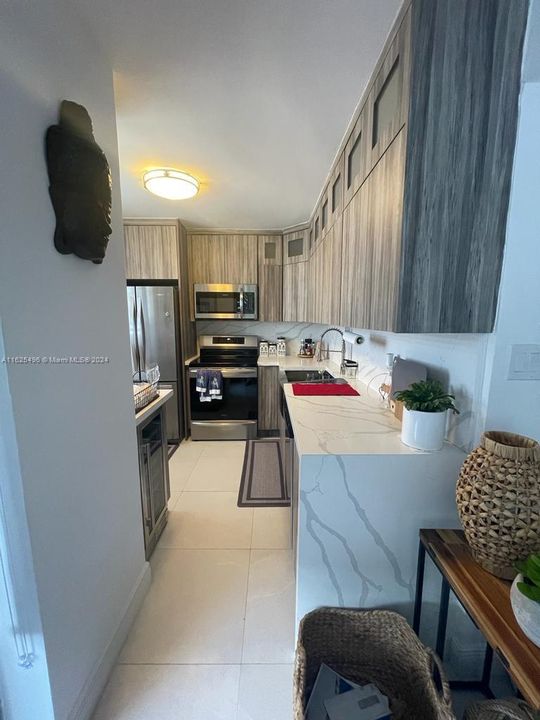 Recently Rented: $3,000 (0 beds, 1 baths, 450 Square Feet)