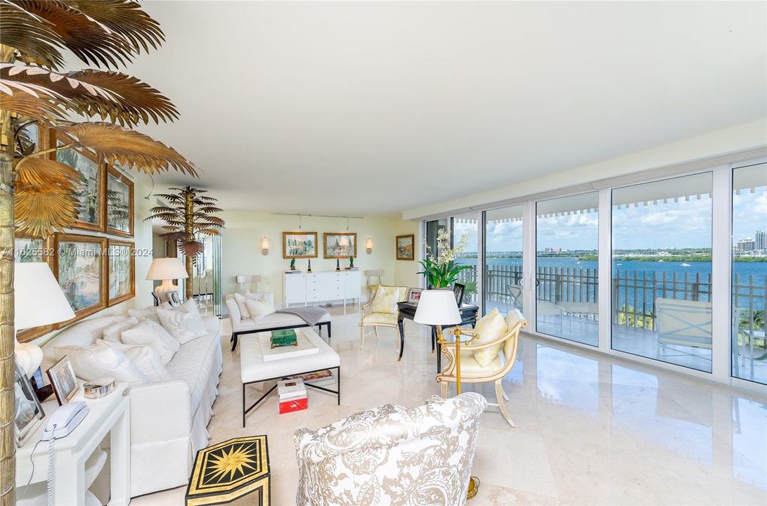 Active With Contract: $2,550,000 (3 beds, 3 baths, 2424 Square Feet)