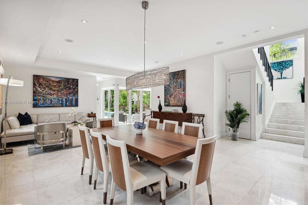 For Sale: $4,989,000 (6 beds, 5 baths, 3978 Square Feet)