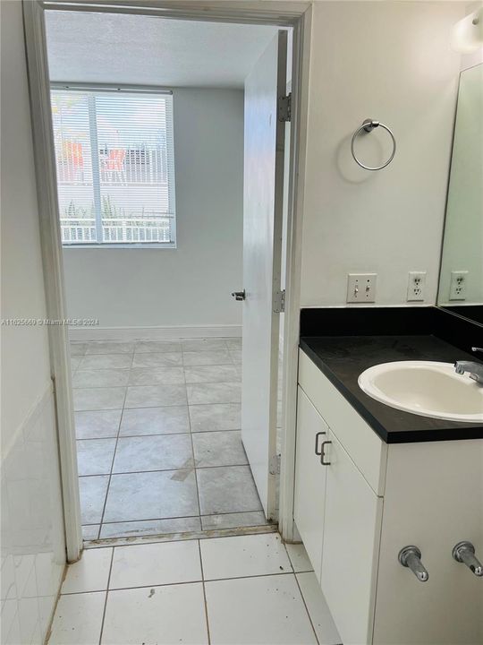 En Venta: $299,000 (2 camas, 2 baños, 808 Pies cuadrados)