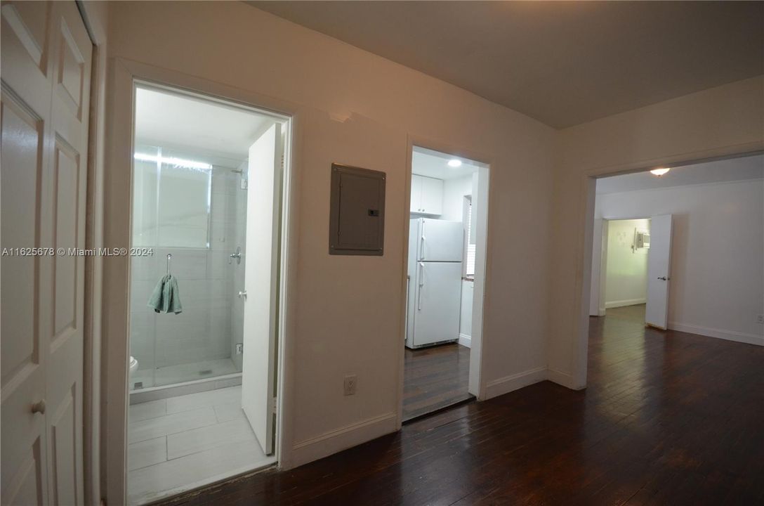 Recently Rented: $1,800 (1 beds, 1 baths, 0 Square Feet)