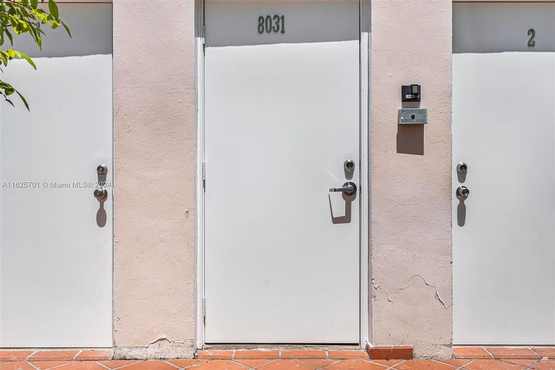 最近租的: $2,300 (2 贝兹, 1 浴室, 1107 平方英尺)