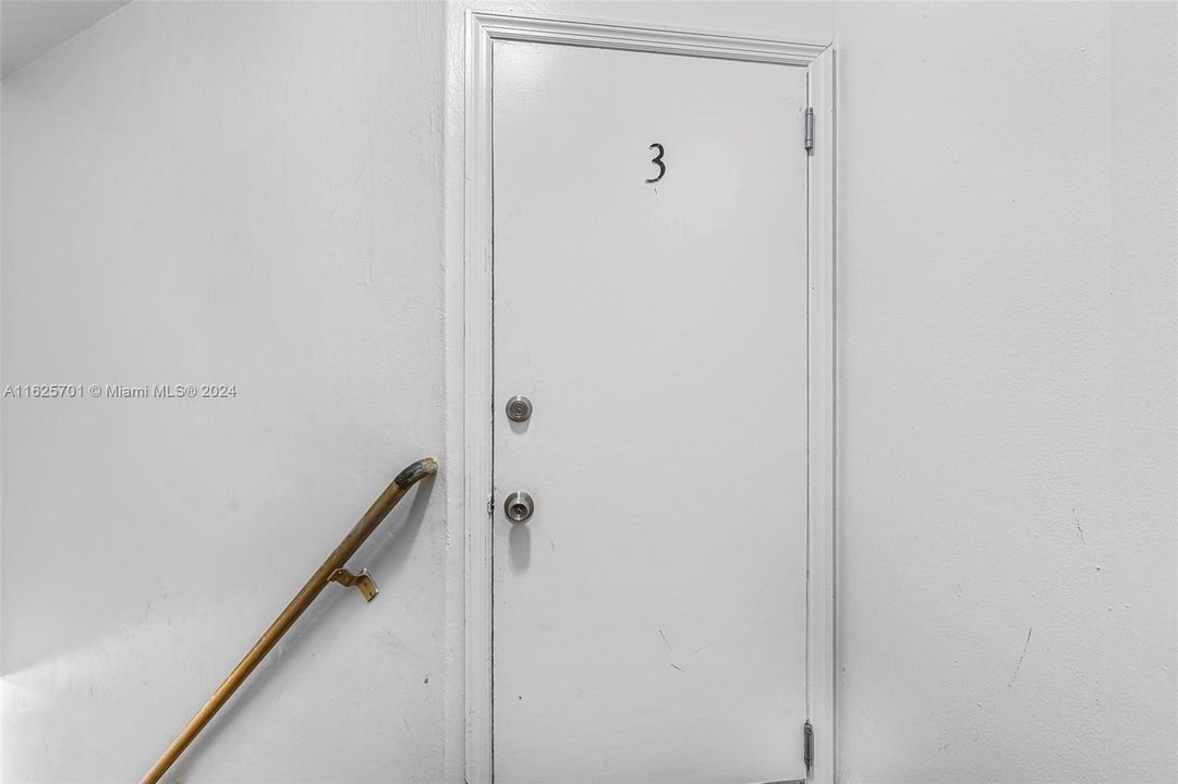 最近租的: $2,300 (2 贝兹, 1 浴室, 1107 平方英尺)