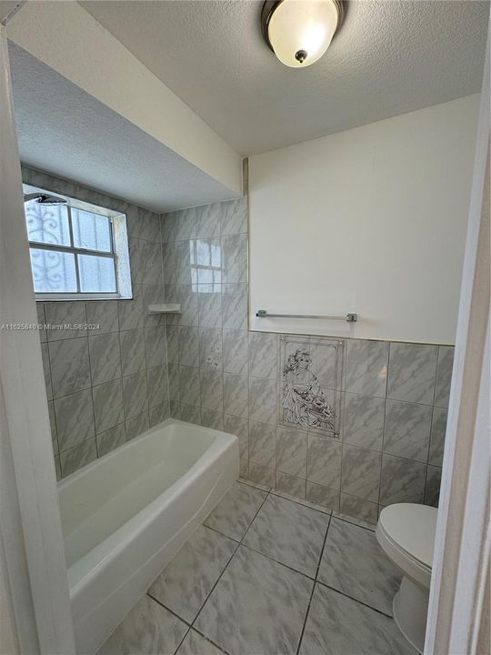 Active With Contract: $3,500 (4 beds, 2 baths, 1660 Square Feet)