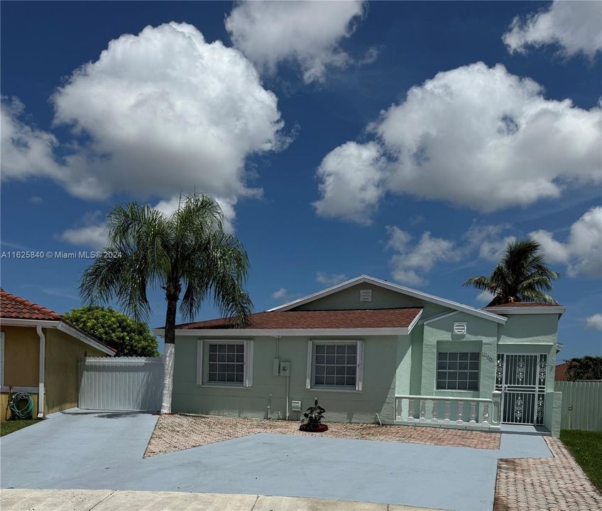 Active With Contract: $3,500 (4 beds, 2 baths, 1660 Square Feet)