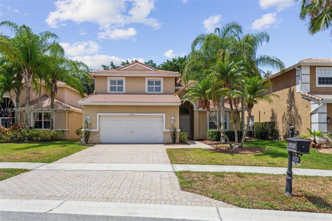 Active With Contract: $830,000 (4 beds, 3 baths, 2615 Square Feet)