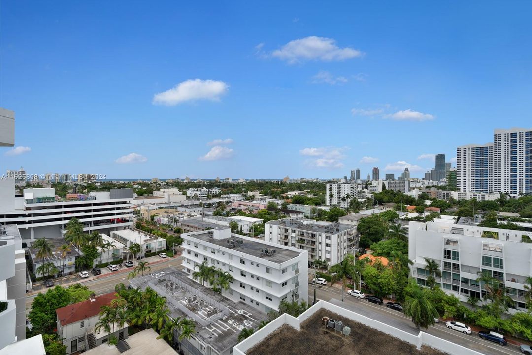 For Sale: $740,000 (2 beds, 2 baths, 950 Square Feet)