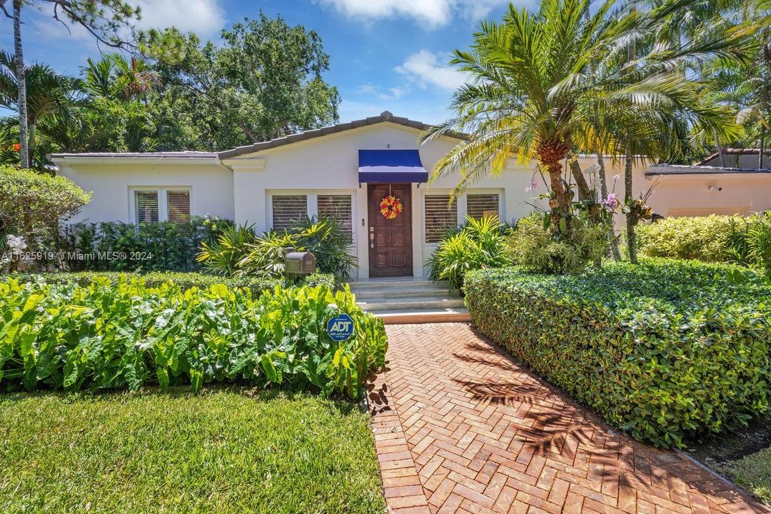 Recently Sold: $2,649,000 (4 beds, 4 baths, 2535 Square Feet)