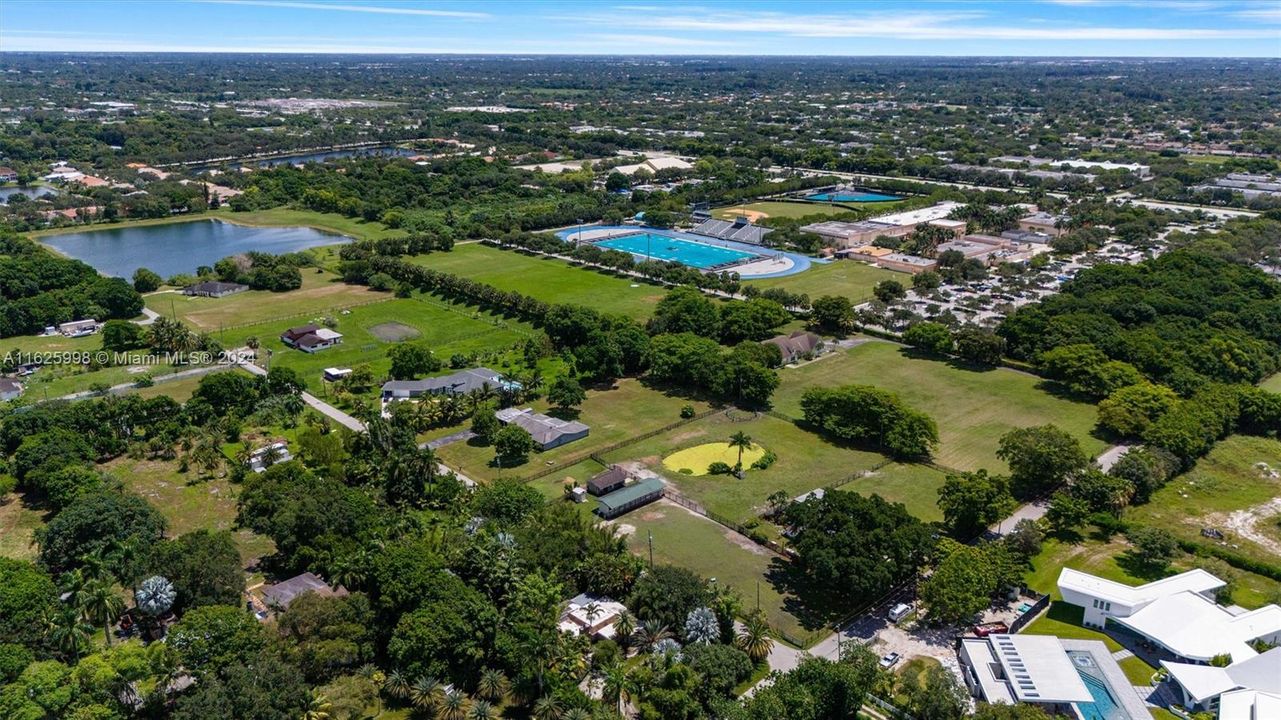 Active With Contract: $1,800,000 (3 beds, 3 baths, 2370 Square Feet)