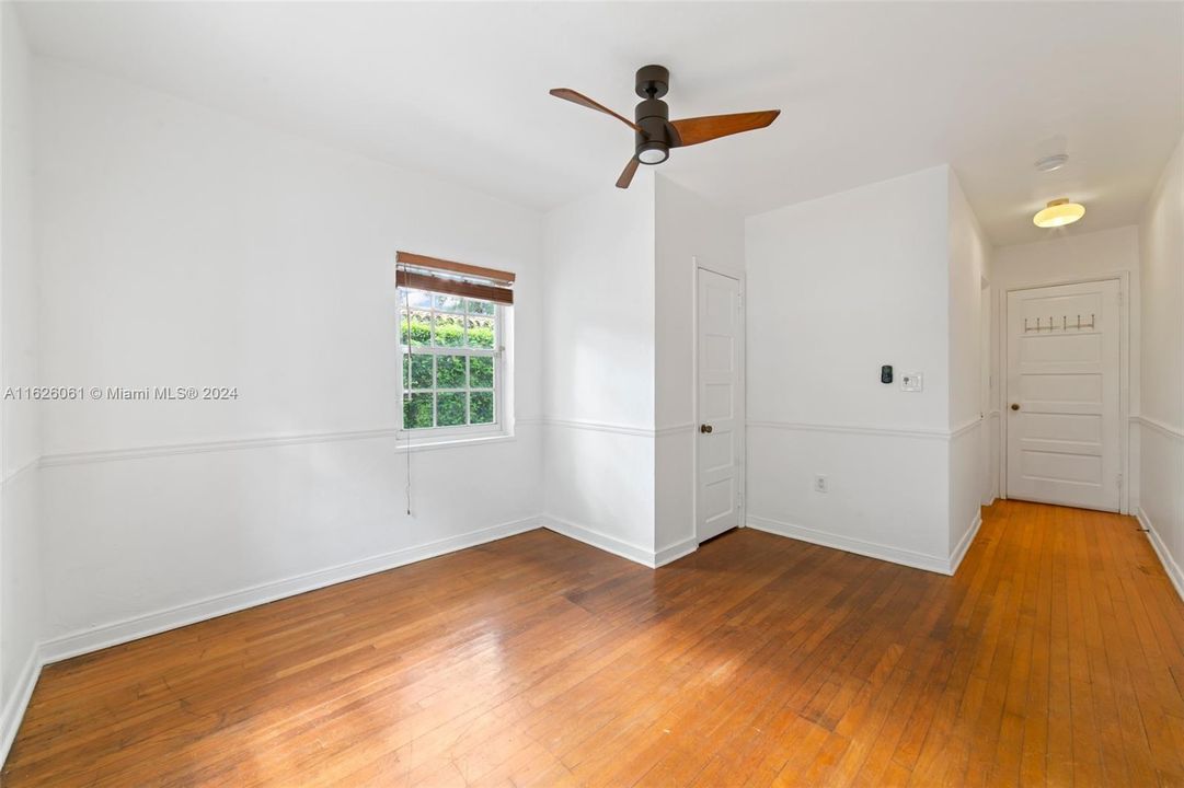 Active With Contract: $6,000 (3 beds, 2 baths, 1942 Square Feet)