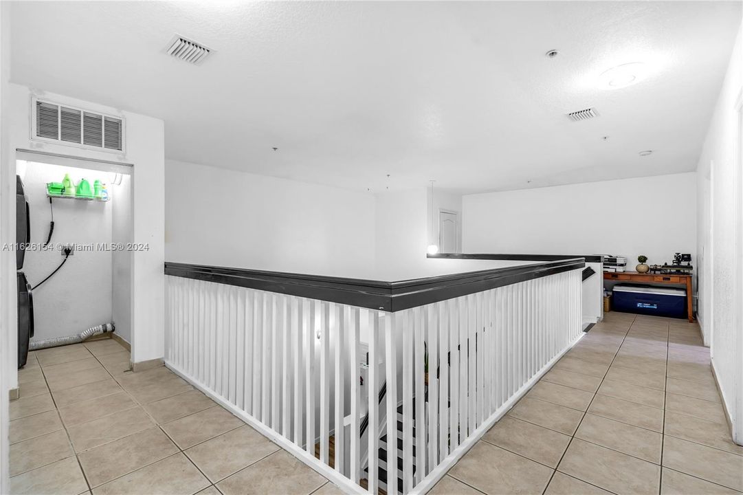 Recently Sold: $455,000 (4 beds, 3 baths, 2430 Square Feet)