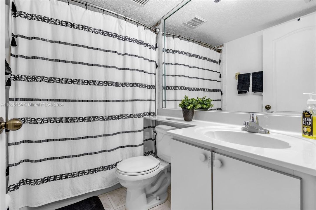 Recently Sold: $455,000 (4 beds, 3 baths, 2430 Square Feet)