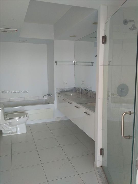 最近租的: $3,500 (1 贝兹, 1 浴室, 806 平方英尺)