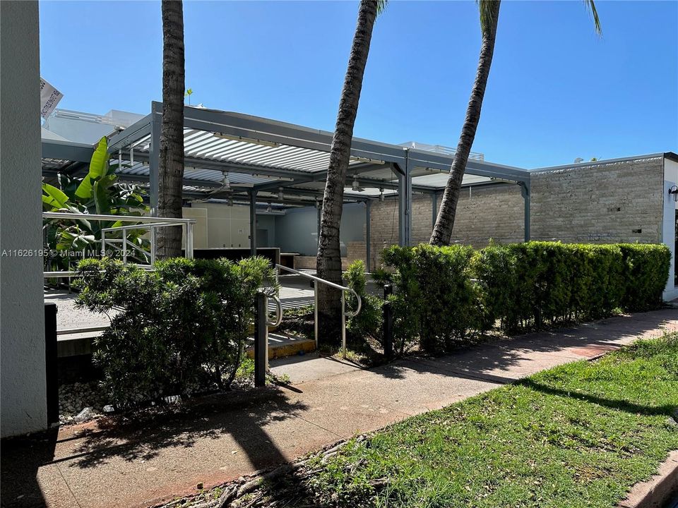 Courtyard view from Jefferson Avenue